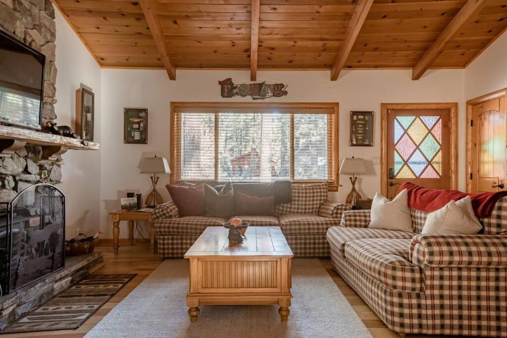 Hot Tub*Kids Room*Family Cabin Біг-Беар-Сіті Екстер'єр фото