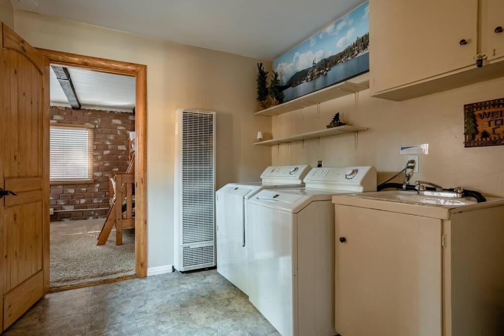 Hot Tub*Kids Room*Family Cabin Біг-Беар-Сіті Екстер'єр фото